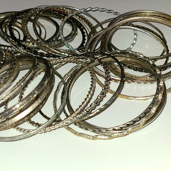 Silver tone bangles - Picture 3 of 4